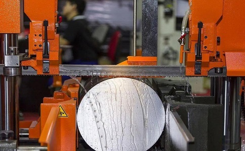 中江立式金属带锯床切削出现跑带故障解决方法! 中江立式金属带锯床切削出现跑带故障解决方法!